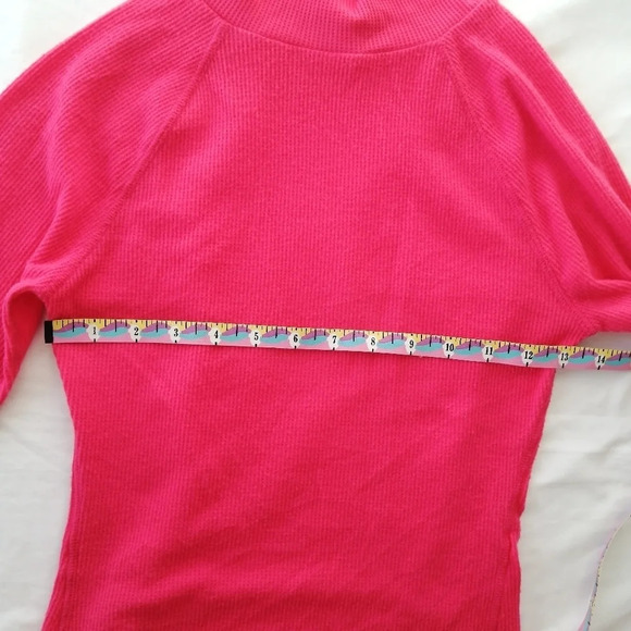 Urban Outfitters Out From Under Neon Pink Cropped Lettuce Hem Turtleneck Small - Picture 14 of 16